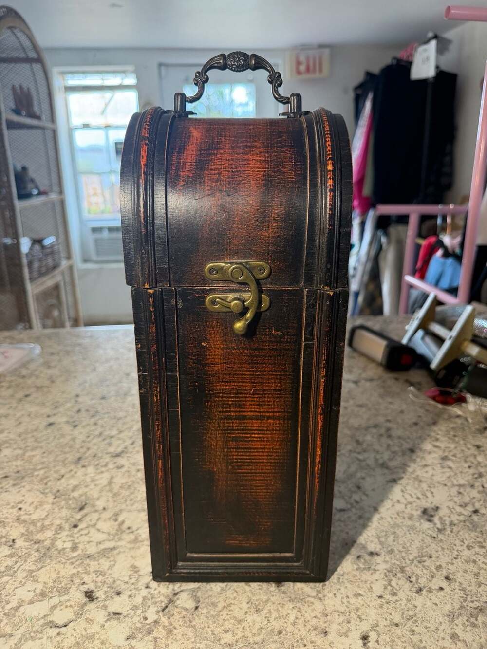 Vintage Wooden Wine Bottle Storage Box Distressed Black Red